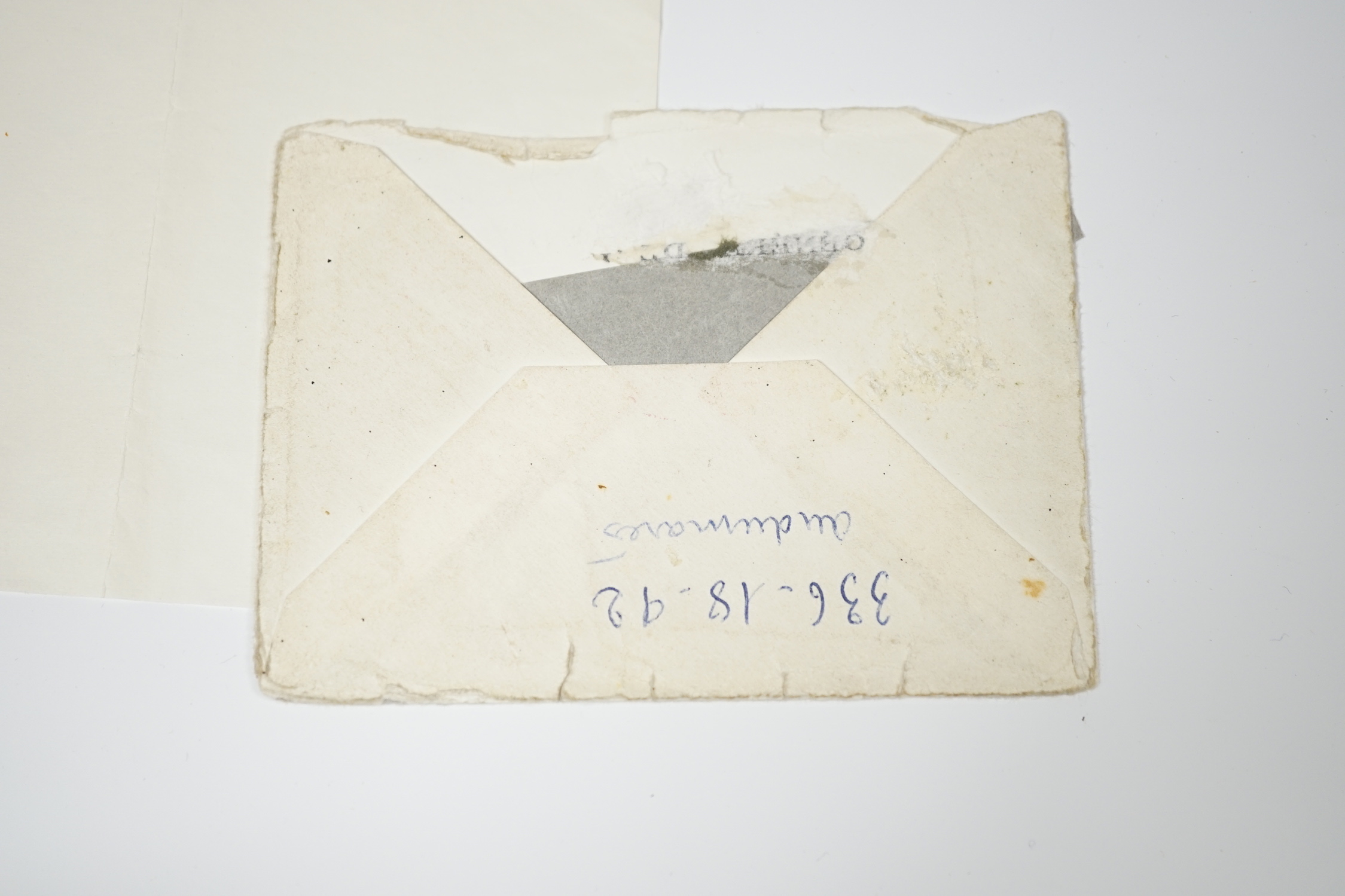 Charles de Gaulle, a hand written note on headed paper, together with the original envelope stamped ‘Presidence Republique Paris’ dated 1-12 1965 and hand addressed